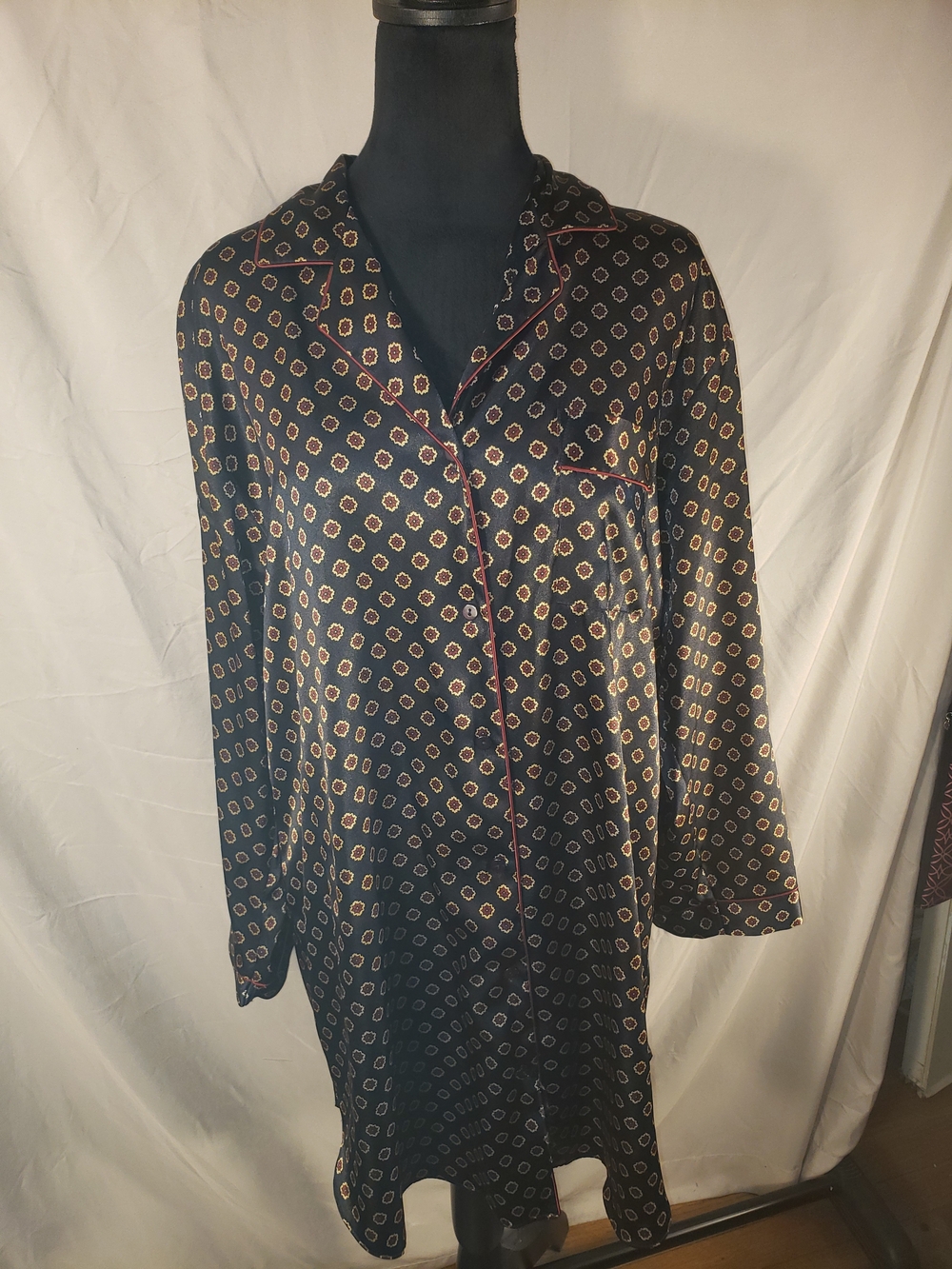 Jones New York Black Geometric-Print Satin Nightshirt with Contrast Piping